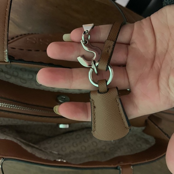 GUESS purse - Picture 5 of 6